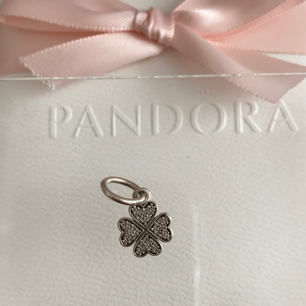 Pandora “4 leaf clover” charm 🍀